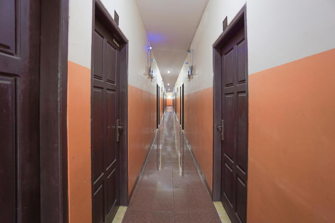 Super Oyo 2639 Oxy Townhouse Hotel Manado Exterior photo